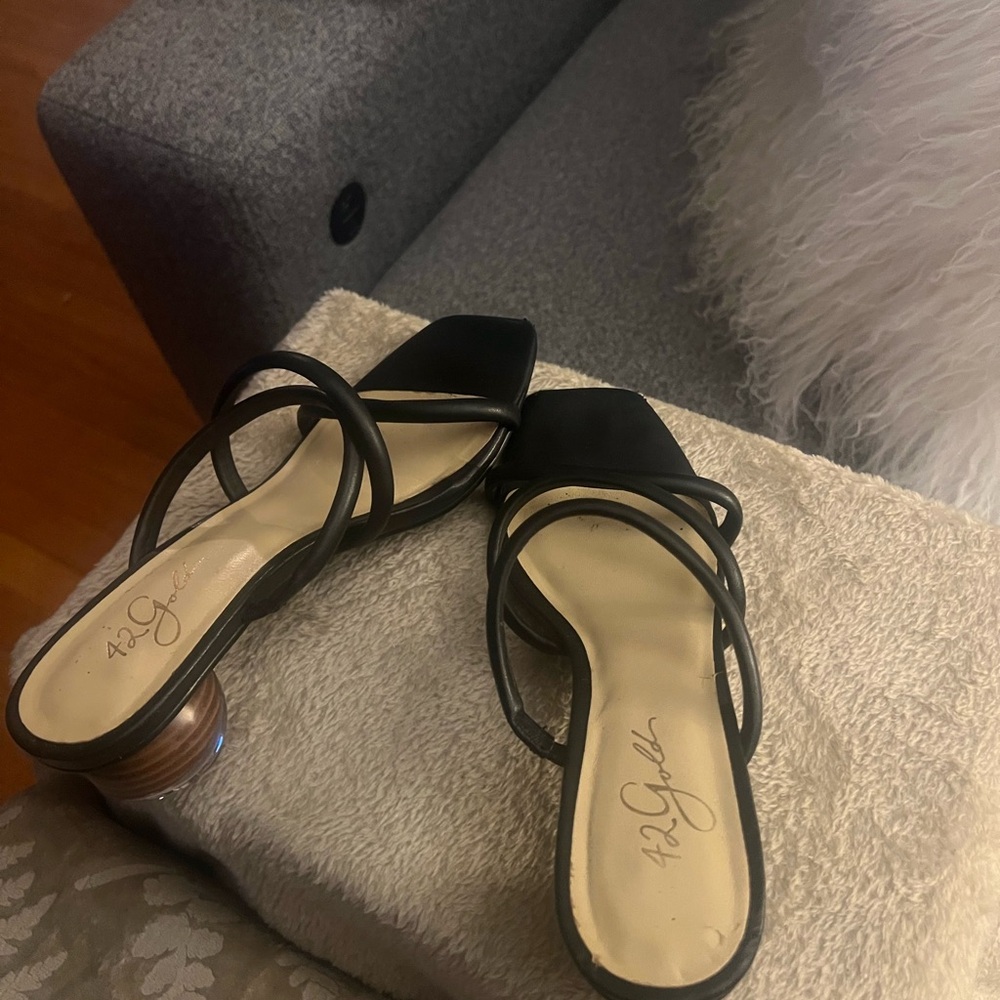 42 GOLD Black Strappy Heels - Picture 3 of 7